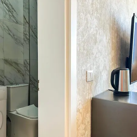 1 Bedroom 1198 *