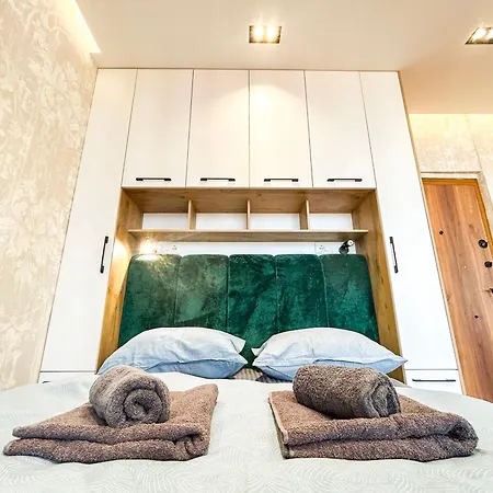 Apartment 1 Bedroom 1198 *