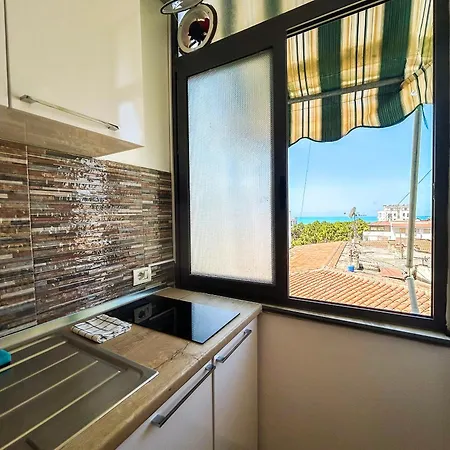 Apartment 1 Bedroom 1198 *